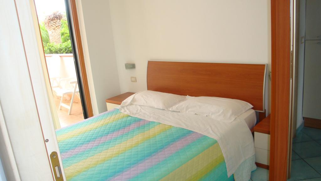 Ischia Uno Residence Форио Номер фото