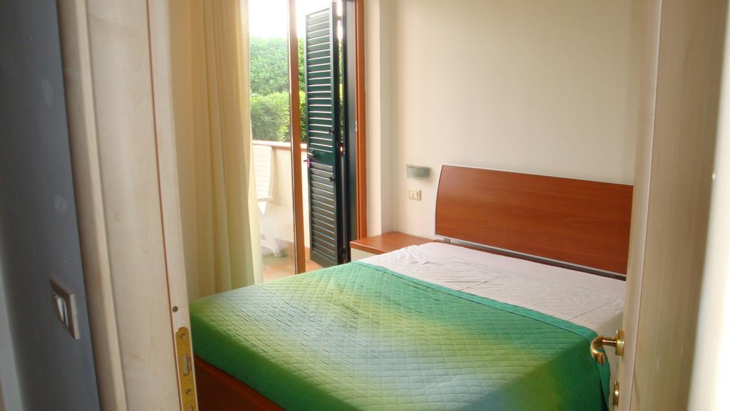 Ischia Uno Residence Форио Номер фото