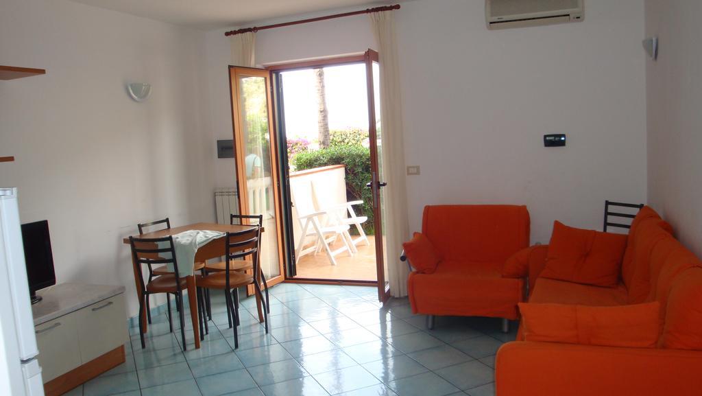 Ischia Uno Residence Форио Номер фото